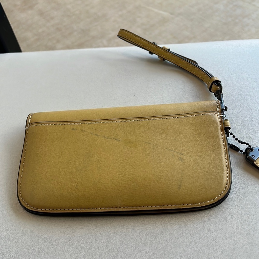 Coach Glovetanned Leather Wristlet Clutch Melon Yellow - Picture 4 of 13